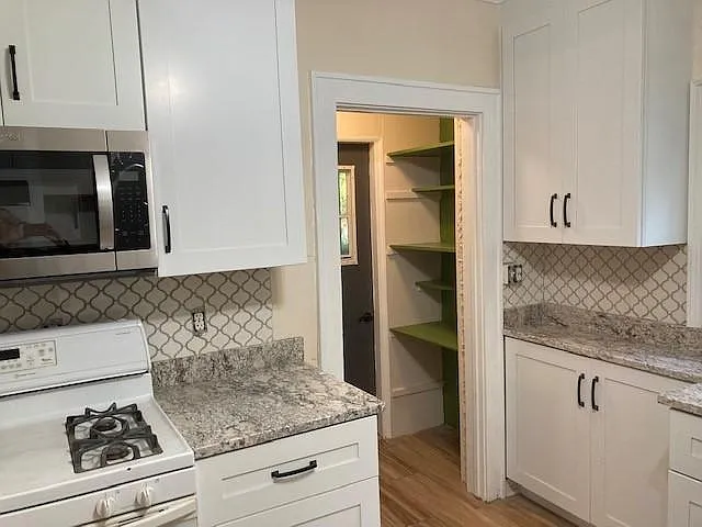 6900 Coach St — Photo 5