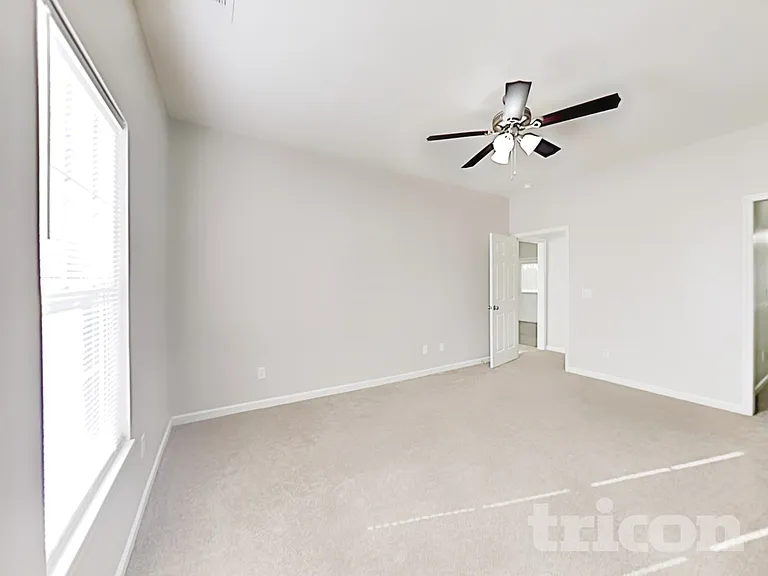 2897 Shady Lane Ave — Photo 9