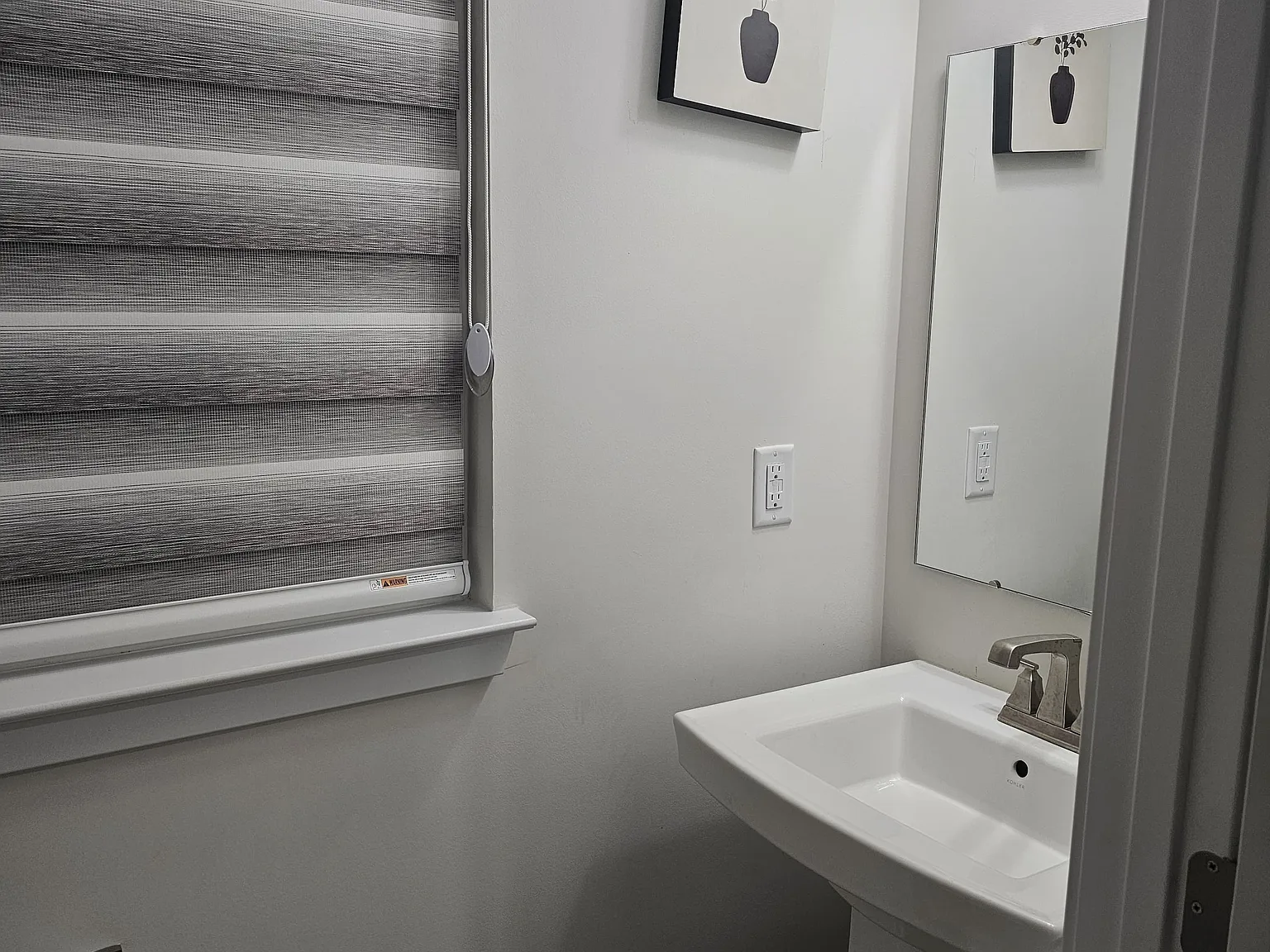 3 bed, 2.5 bath, 1752 sqft, $2,170 — Photo 3