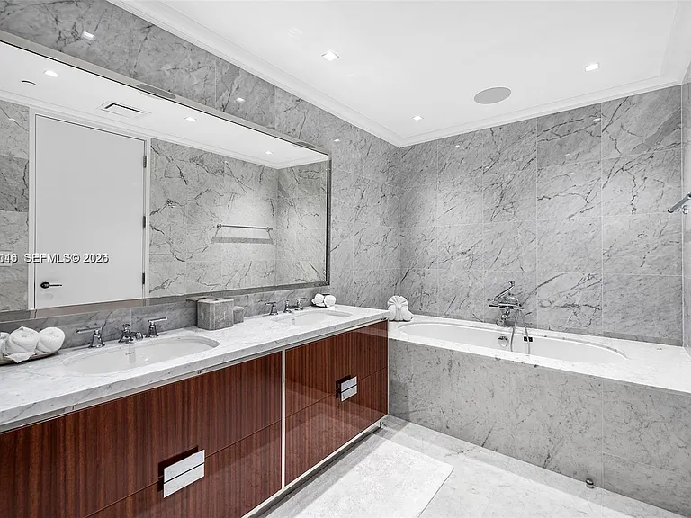 15701 Collins Ave #4105 — Photo 18