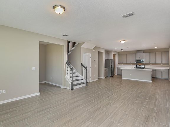 4th image of 111 Sapphire Ln