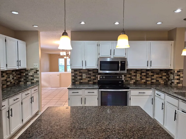 7314 Justino Trl — Photo 17