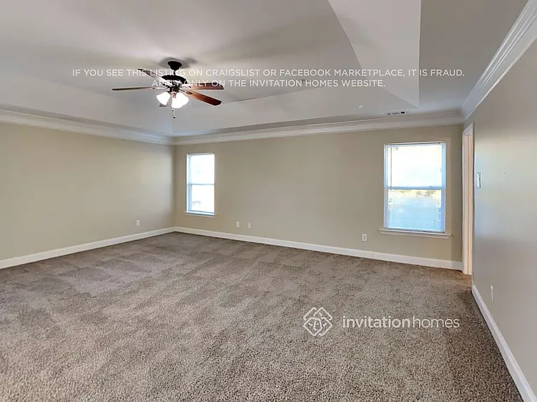 380 Roseglen Dr — Photo 14