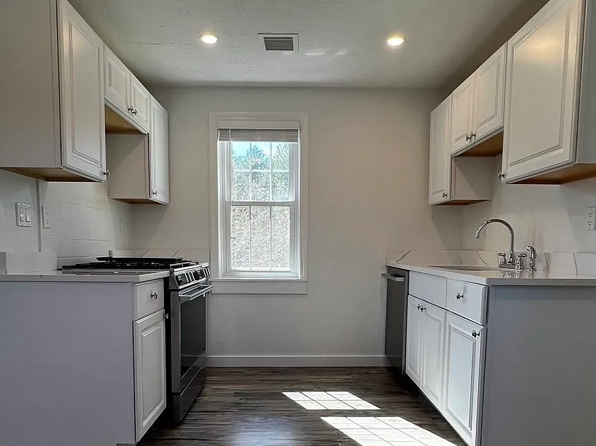 2 bed, 1282 sqft, $2,750 — Photo 3