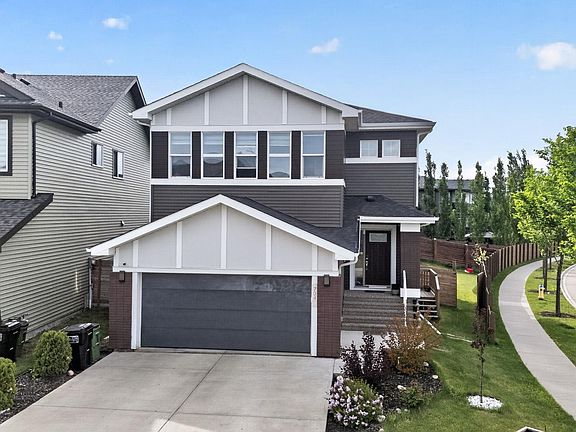 2nd image of 704 39th St SW