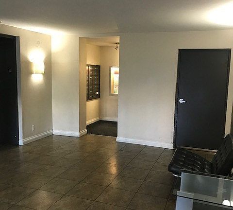 4th image of 5510 Owensmouth Ave APT 128