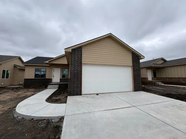 8979 E Forbes St, Wichita, KS 67220