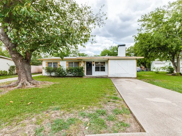 605 Leyenda Dr, Mesquite, TX 75149