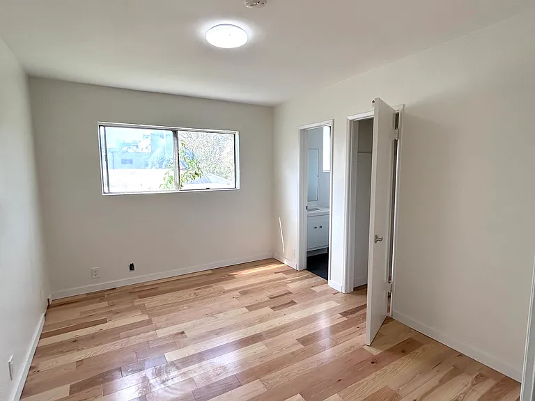 1627 Manning Ave #4 — Photo 8