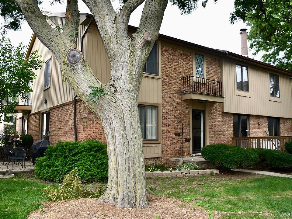 1st image of 41578 Bedford Dr