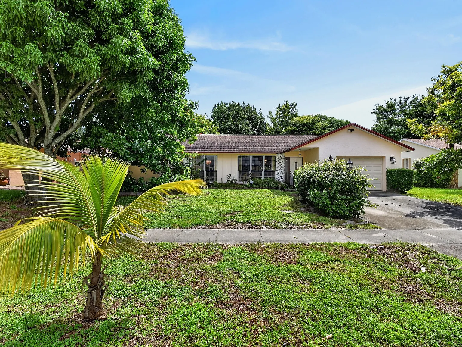 3 bed, 2.0 bath, 1849 sqft, $2,850 — Photo 1