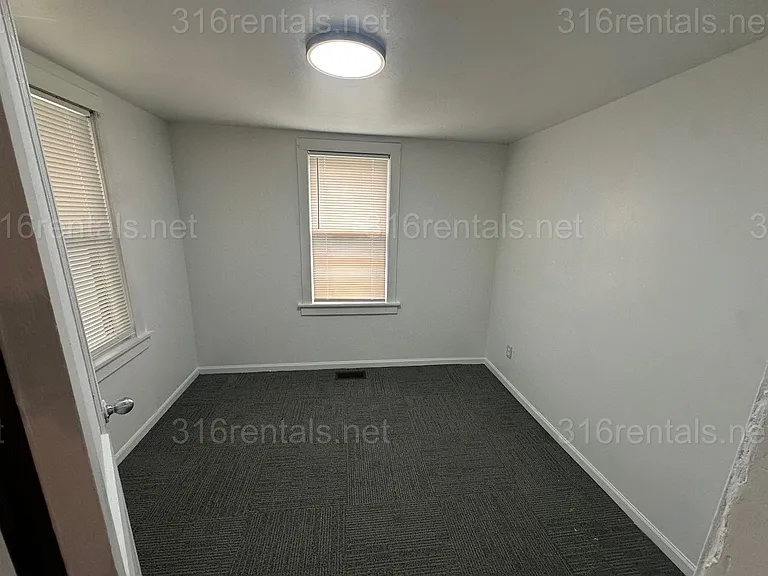 621 S Richmond Ave — Photo 2