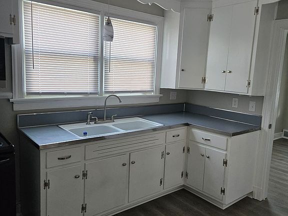 2nd image of 7416 Wentworth Ave