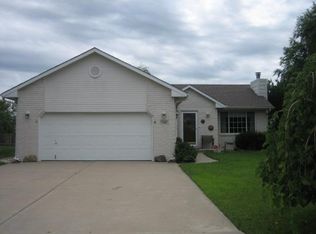 708 Lakewood Ct, Augusta, KS 67010