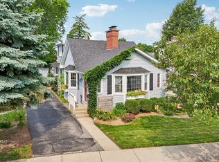 1216 Canfield Rd, Park Ridge, IL 60068