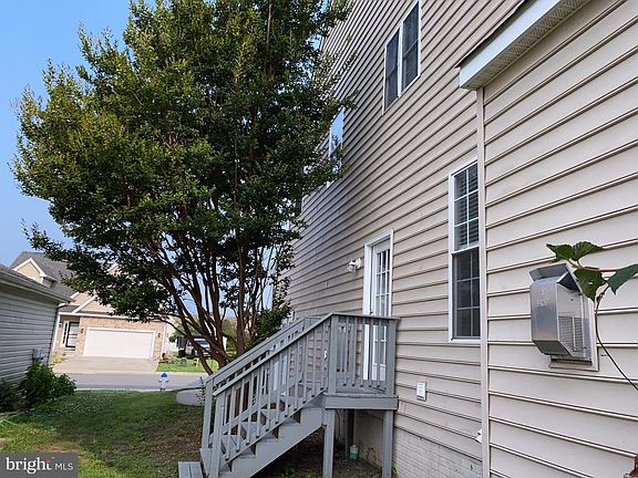4th image of 303 Planters Dr