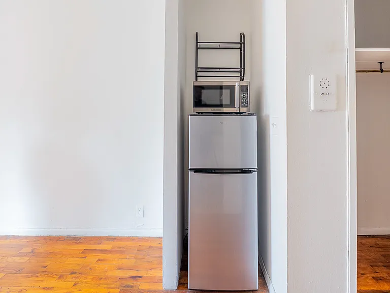 229 E 29th St #6G — Photo 6