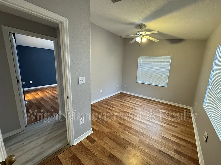 545 Pine St — Photo 12