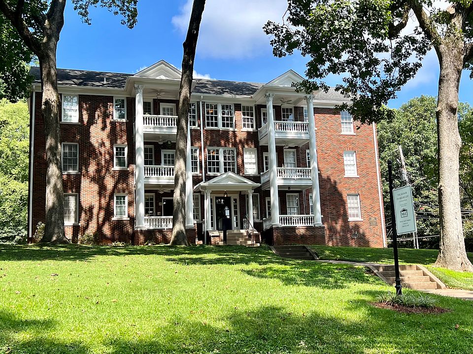Gorgeous Classic 1BR with Porch