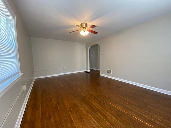 4th image of 607-607 1/2 Lucas Dr