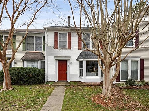 3rd image of 406 Arabian Cir
