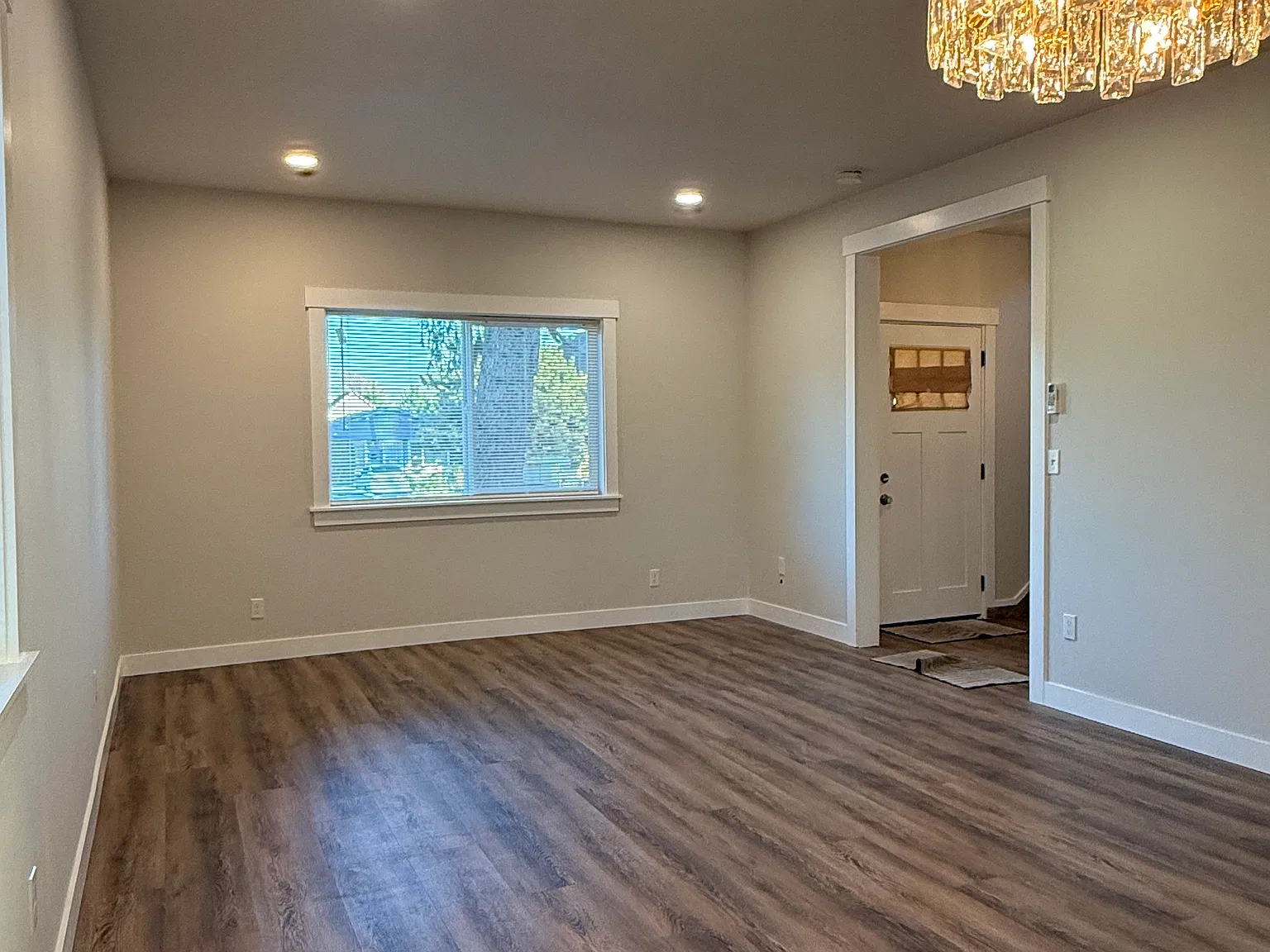 4 bed, 1394 sqft, $3,100 — Photo 3