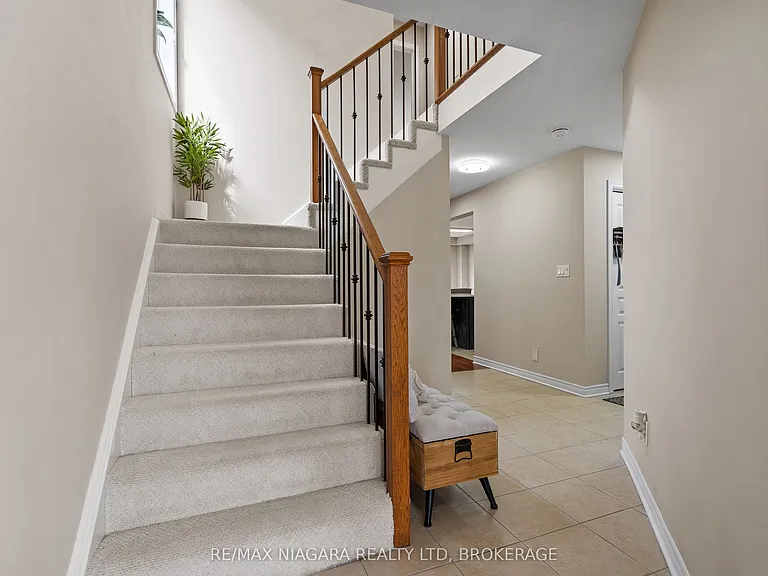 8511 Jennifer Cres — Photo 4