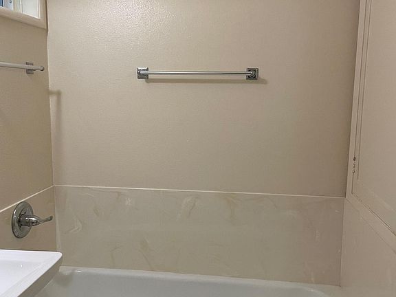 3rd image of 1405 25th Ave