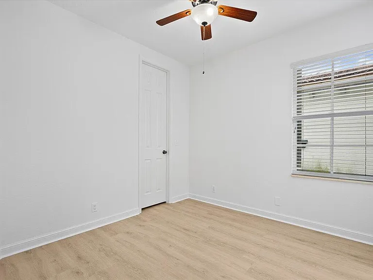 731 Duchess Ct — Photo 19
