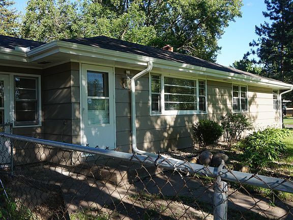 3rd image of 2410 Hazelwood St N