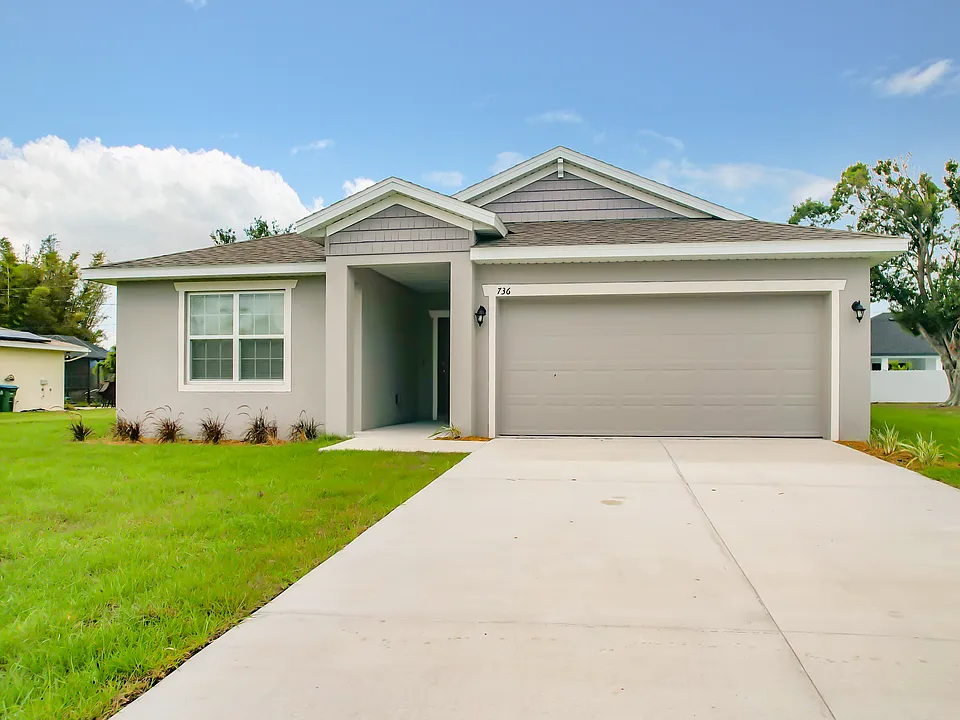 736 SW 5th St