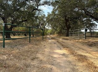 934 Applewhite Rd, Poteet, TX 78065