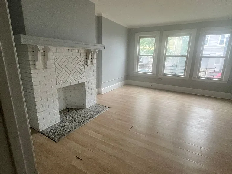 133 Isabella Ave #1 — Photo 4