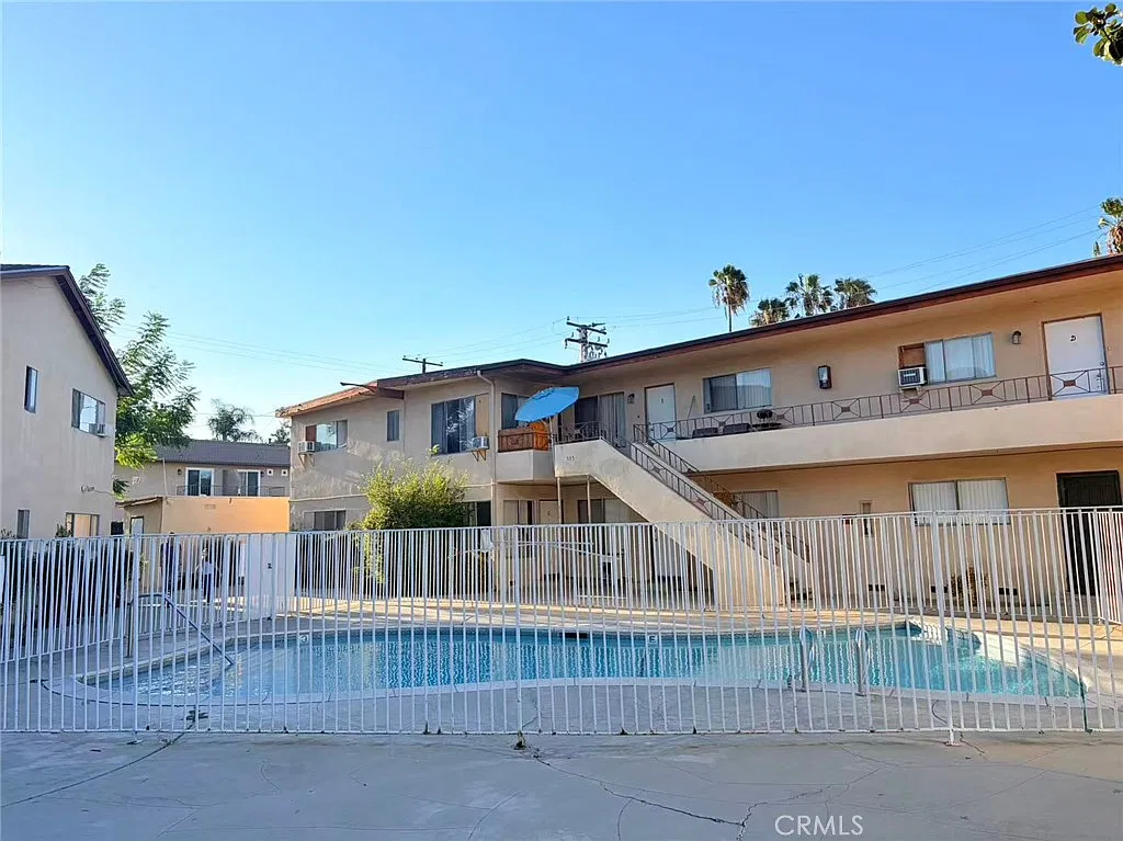 1 bed, 800 sqft, $1,750 — Photo 1