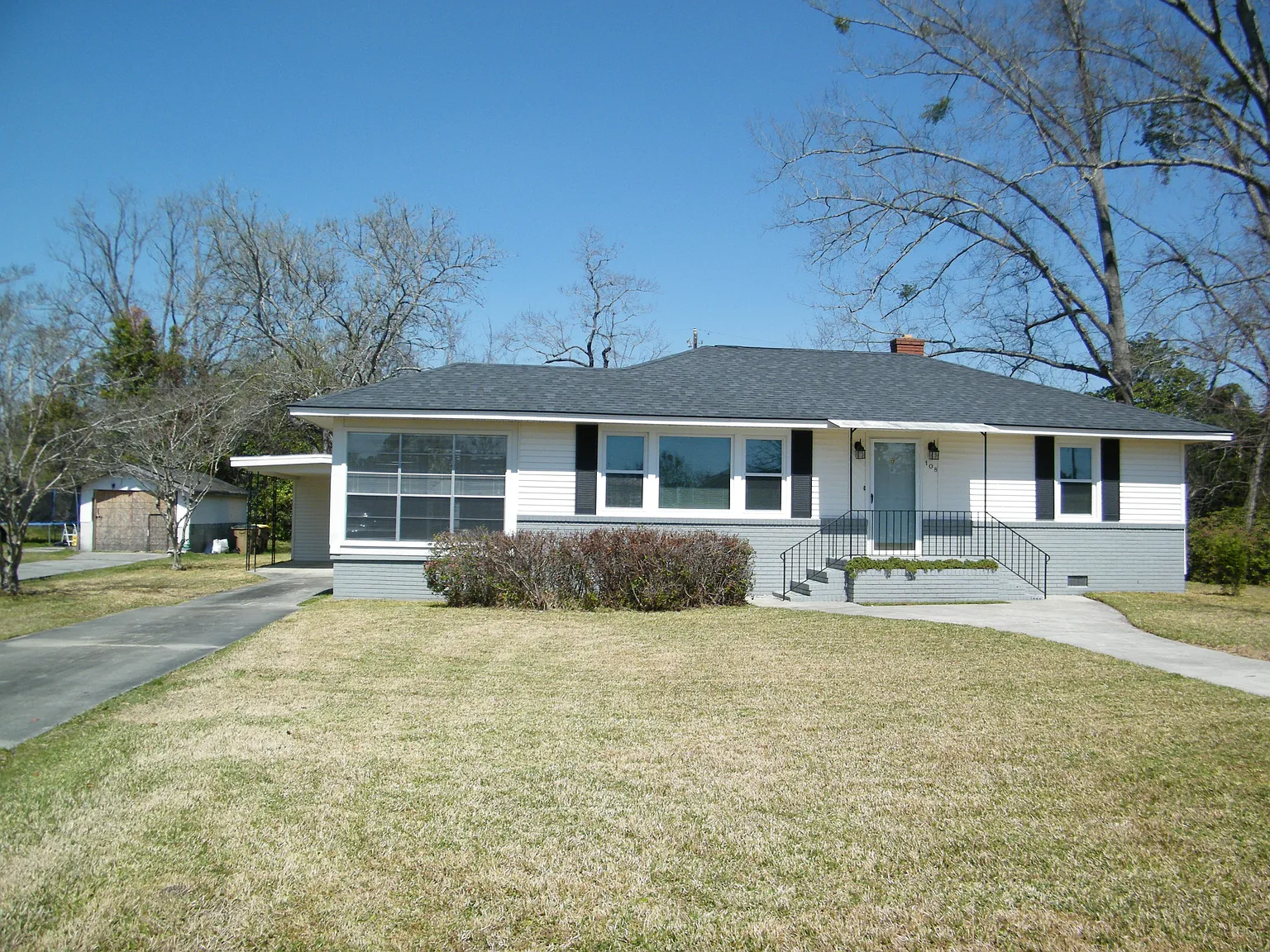 3 bed, 1134 sqft, $1,600 — Photo 2