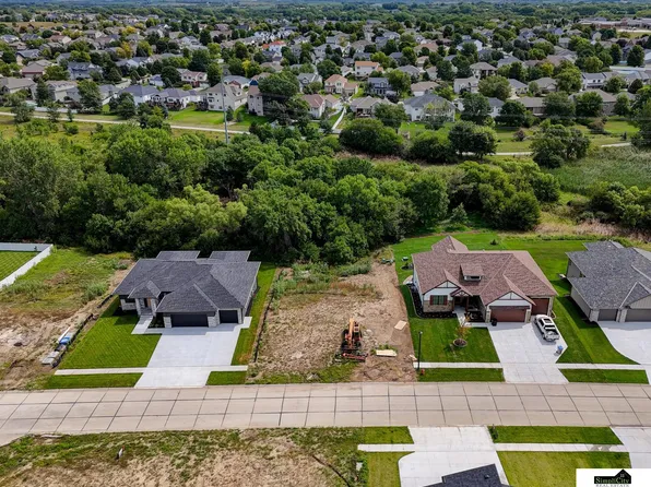 6510 S 90th St, Lincoln, NE 68526