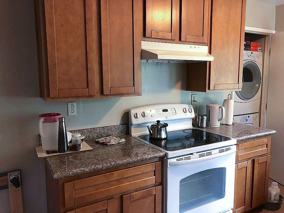 Kitchen with Washer Dryer