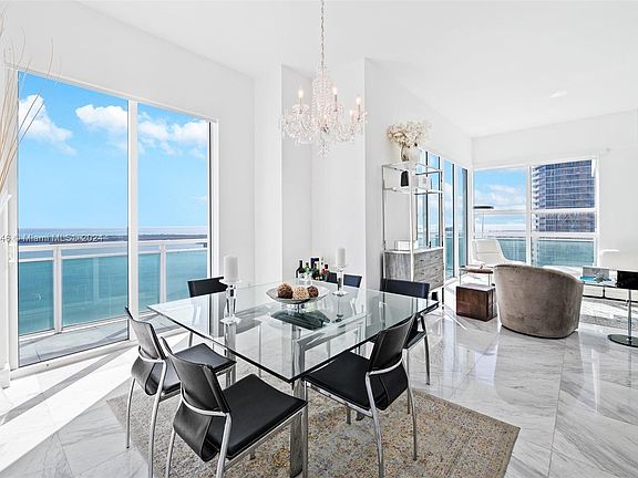 3rd image of 950 Brickell Bay Dr APT 5509