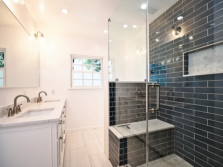 23220 Sylvan St — Photo 17