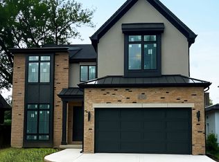 286 N Indiana Ave, Elmhurst, IL 60126