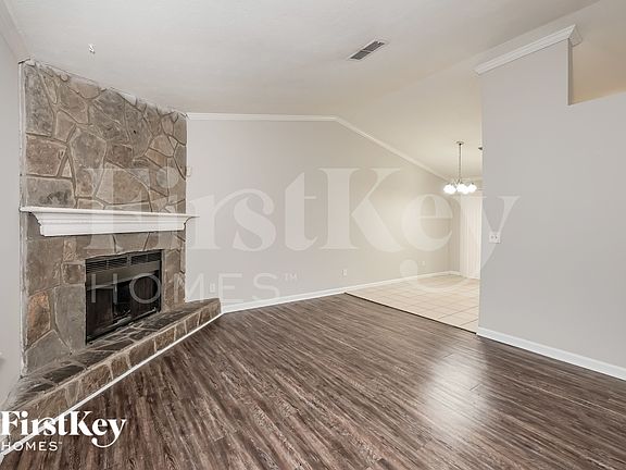 4th image of 652 Sunfield Dr NW