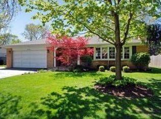 266 Dickens St, Northfield, IL 60093