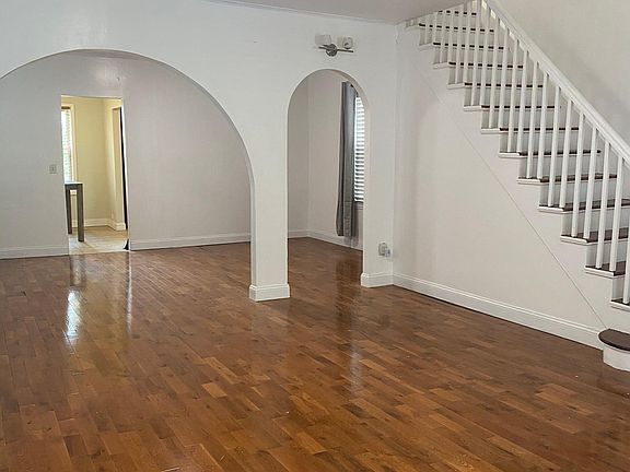 4th image of 302 Sommerville Pl