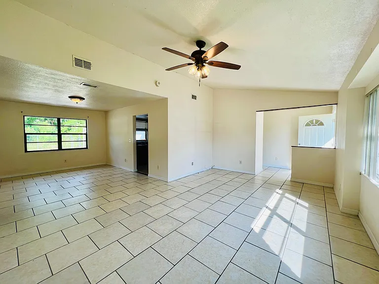 4641 Debbie Ln — Photo 7