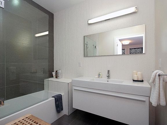 4th image of 413 Valencia St Unit 504