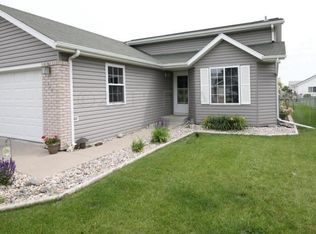 760 48th St S, Fargo, ND 58103