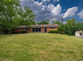 1031 Bachtel St SE, North Canton, OH 44720