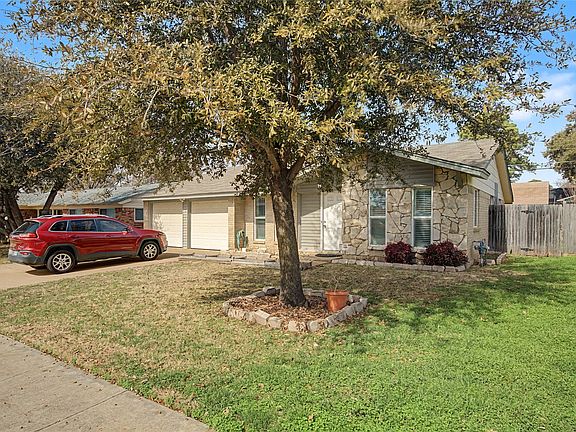 3rd image of 2009 Charleston Dr