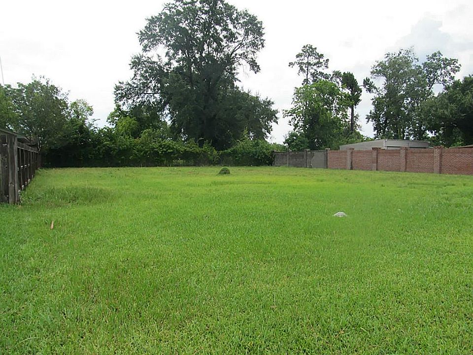 1st image of 1902 Antoine Dr