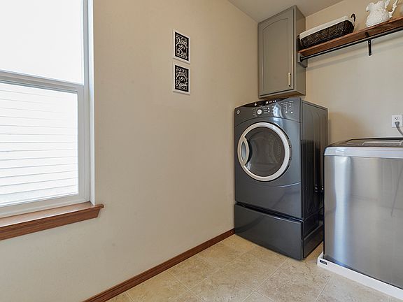 4th image of 1740 182nd St E